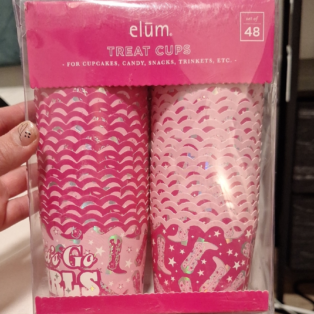 Pink Treat Cups Set